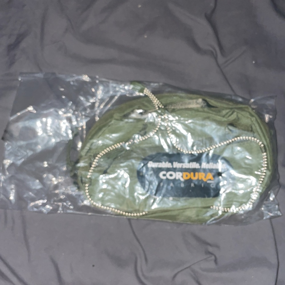 ✨Host Pick✨ Supreme waist bag (FW20) - Picture 4 of 15